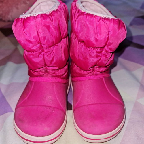 Crocs boots used size 24 fuchsia color