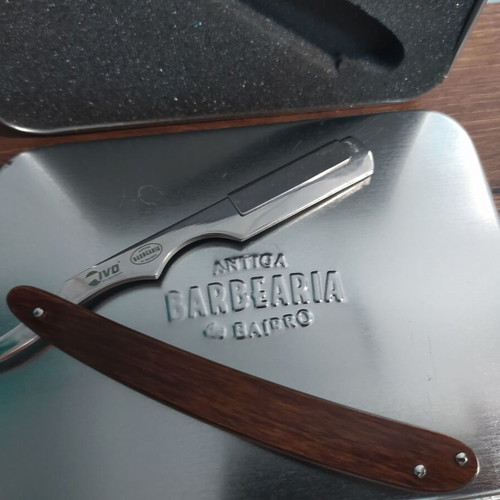 Antiga Barbearia de Bairro Shavette razor like new, wooden handle