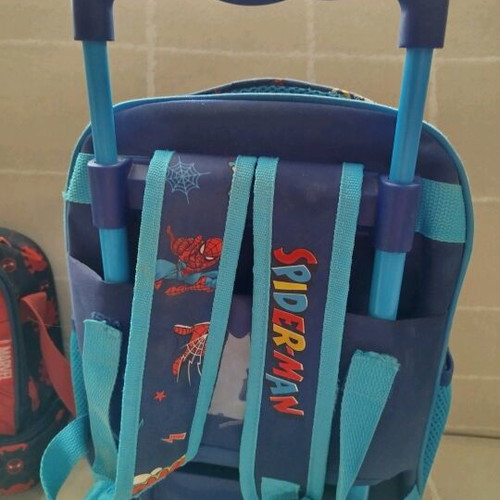 Must Spiderman Trolley Bag and Lunch Bag like new for Kindergarten Boy