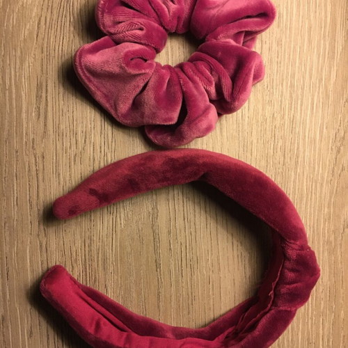 Velvet headband and scrunchie set like new, burgundy