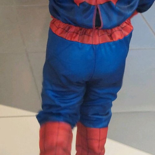 Spider Man costume like new, size 3-4 with mask