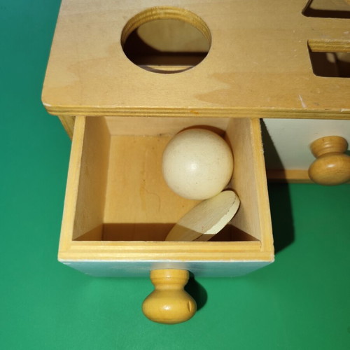 Παιχνίδι Montessori με συρτάρια διαλογής σχημάτων μεταχειρισμένο, ξύλινο