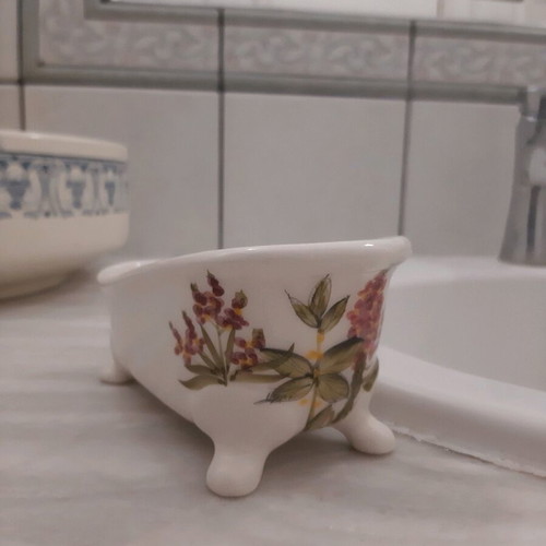 Porcelain bathtub soap dish like new with painting design