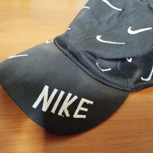 Nike hat one size genuine like new