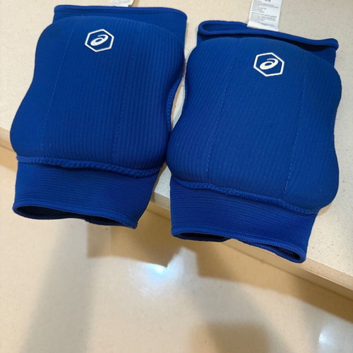Asics volleyball kneepads medium like new