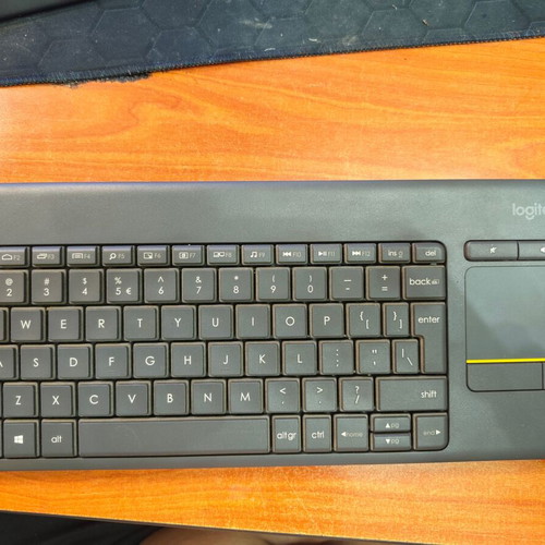 Πληκτρολόγιο Logitech K400+ σαν καινούργιο