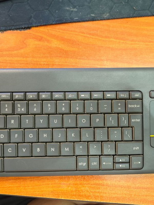 Πληκτρολόγιο Logitech K400+ σαν καινούργιο