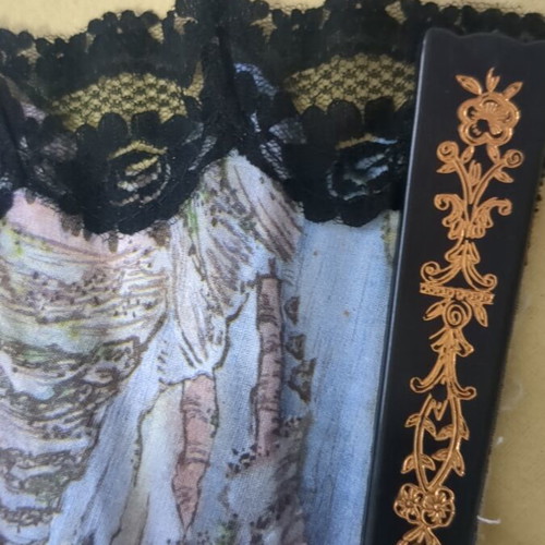 Chinese fan 24 cm lace fabric and plastic like new
