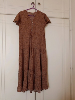 Λεοπαρ φόρεμα large, δροσερό, μακρύ με κουμπάκια και βολάν