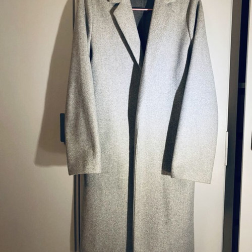 Zara coat with lapel and pockets, like new, gray