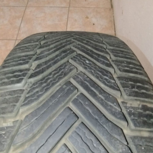 Michelin Alpin tires like new, set of 4, 205/60R16