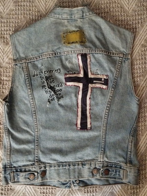 Levi's denim vest with symbols and patch like new, size M