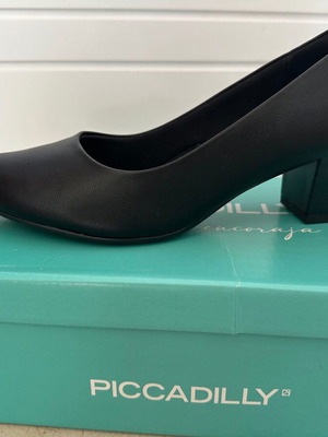 Piccadilly black anatomical pumps size 39, new