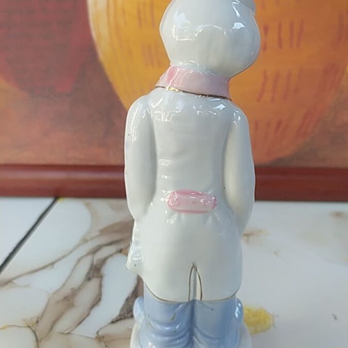 Porcelain decorative figure