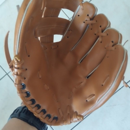 Baseball glove for right-handed player, synthetic leather