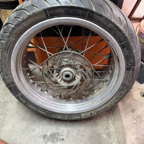 Motard motorcycle rims with disc plates and side tires from KTM 640lc4