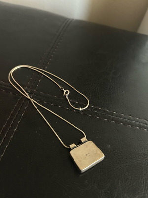 Women's necklace like new
