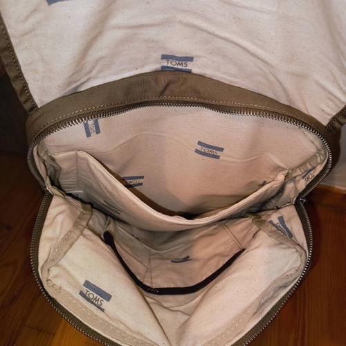 Toms backpack like new, khaki brown