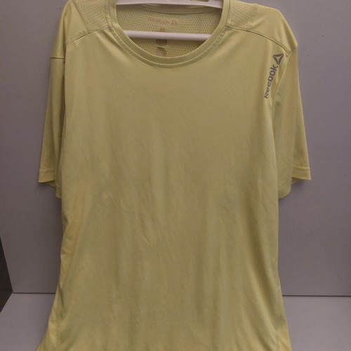 Reebok shirts pack of 3 like new, ideal for running and crossfit