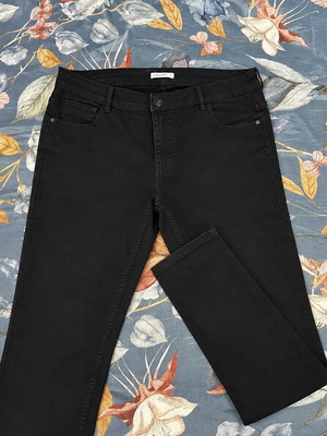 Calliope Black Skinny Jeans Large with Stretch, Like New
