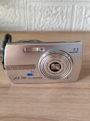 Olympus µ 700 All-Weather digital camera like new
