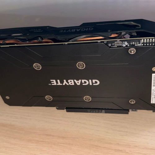 Intel Core i7-7700K processor, Gigabyte Radeon RX 480 4GB, Corsair Vengeance 2x4GB RAM, MSI B250M Bazooka motherboard, liquid cooler