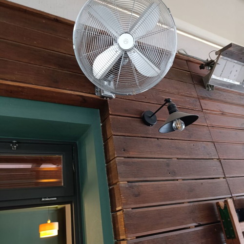 Wellio WWF-45MR metal wall fan 45cm 60W with remote control