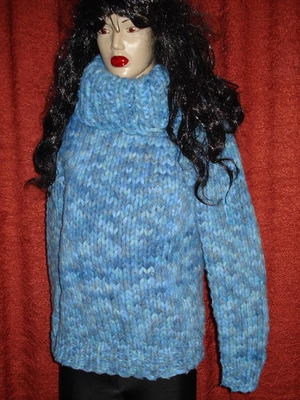 Blue knitted sweater like new, handmade, size M-L