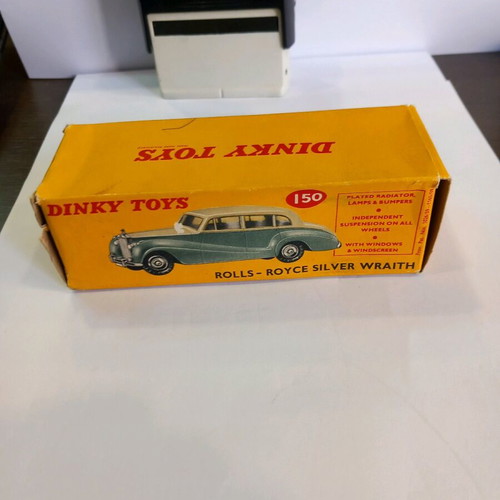 Dinky Toys 150 Rolls Royce Silver Wraith miniature like new, collectible 1960