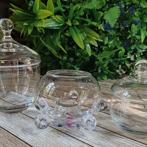 Elegant 3-piece glass set with lids and Vela aroma lamp