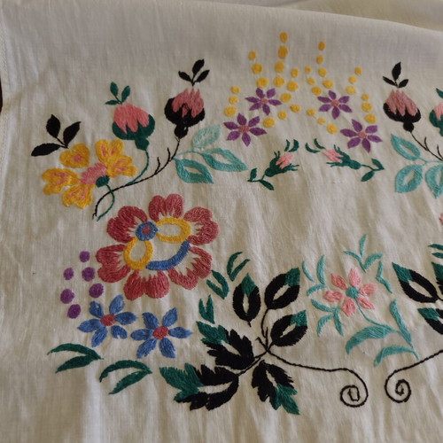 Traditional handmade table runner like new 45x270 cm