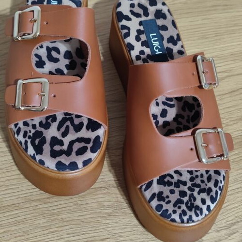 Luigi tan platforms new, size 39 with soft insole