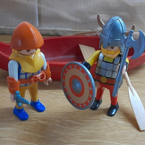Playmobil set 3156 used with missing parts on boat