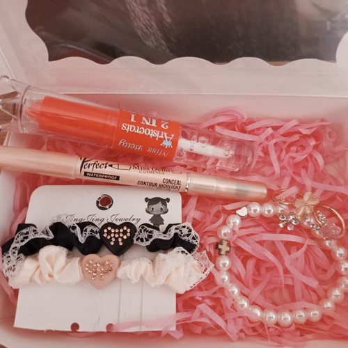 Double lipgloss beauty set with accessories and gifts