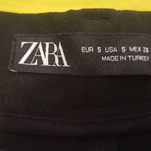 Zara black fabric shorts skirt new, size S