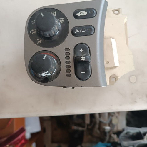 Honda S2000 '01-'09 A/C controls used, good condition