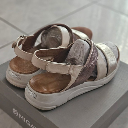 Caprice leather sandal, soft and lightweight