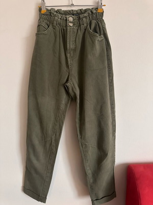 Bershka olive paperbag high-waisted pants like new size 36