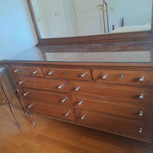 Bedroom furniture set like new with dresser and 2 nightstands