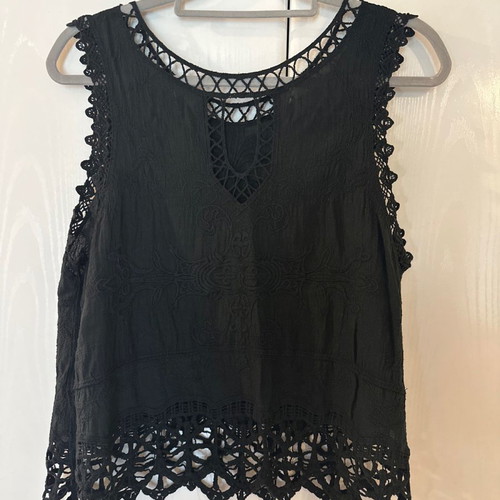 Black sleeveless top size M with beautiful reversible details