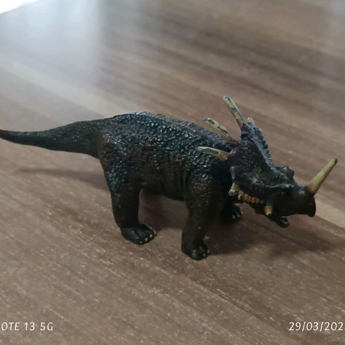 Styracosaurus dinosaur figure used, 15cm length