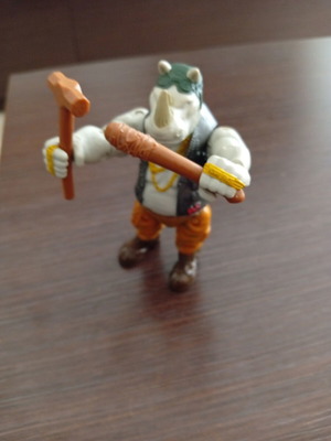 TMNT Rocksteady figure with weapons used