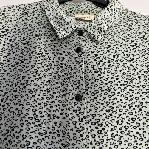 Namaste shirt used with light animal print, multicolor, size S