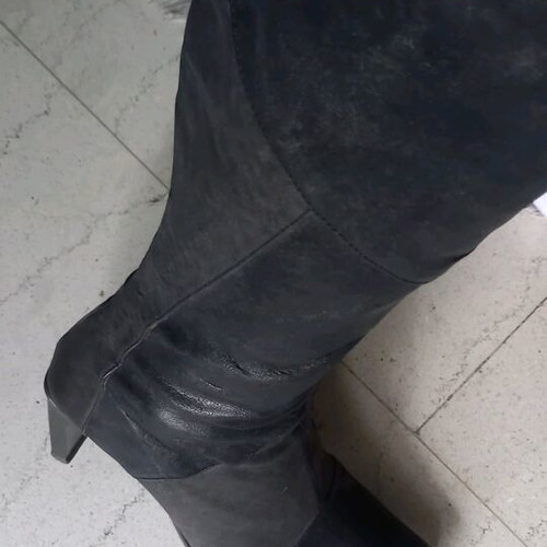 Vintage leather boots with burgundy zipper, like new, size 36