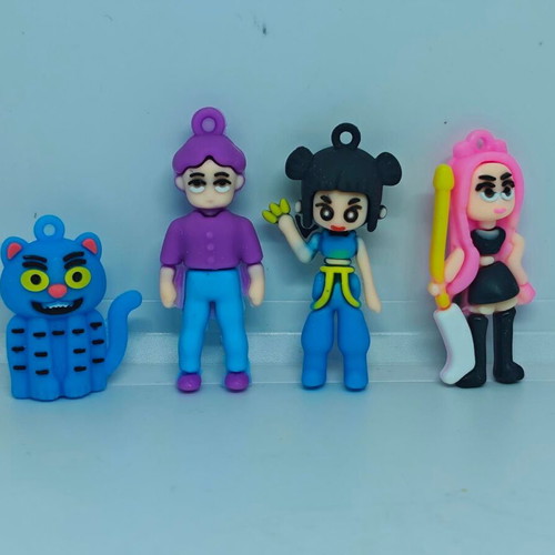 K-pop Demon Hunters collectible figures like new, pack of 24