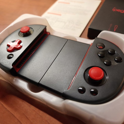 iPega PG-9087 Red Knight Bluetooth Controller like new