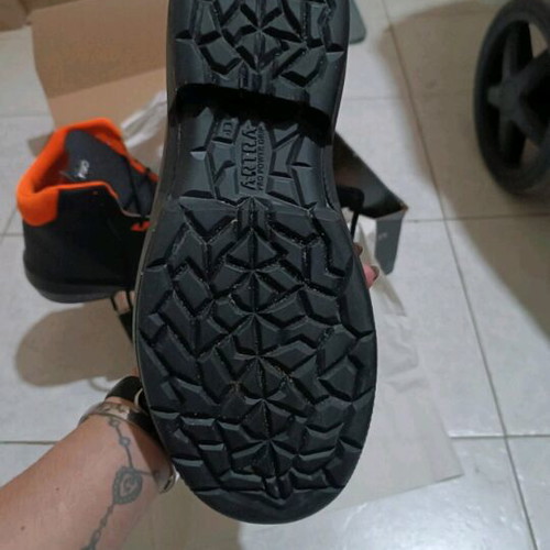 Arenzano safety boots new, size 43, black-orange