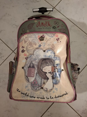 Anekke children's school bag with wheels like new, colorful