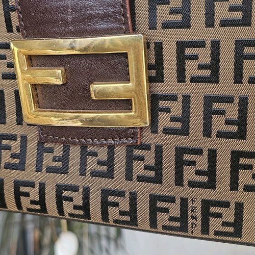 Τσάντα Fendi χειρός μεταχειρισμένη, καφέ με χρυσαφί λεπτομέρειες