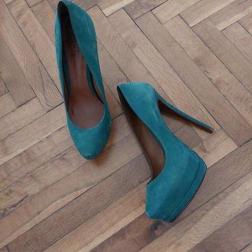 Schutz pumps size 40 like new, green